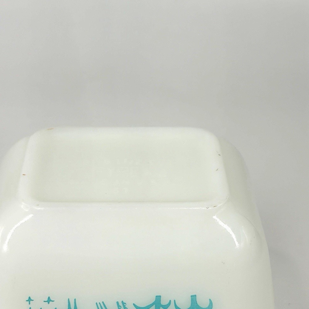 Vintage Pyrex Amish Butterprint  Refrigerator Dish 501B w/ Lid  1 1/2 Cups - Picture 8 of 10
